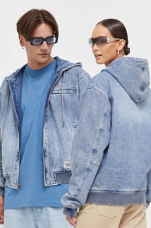 Guess Originals kurtka jeansowa kolor niebieski przejściowa